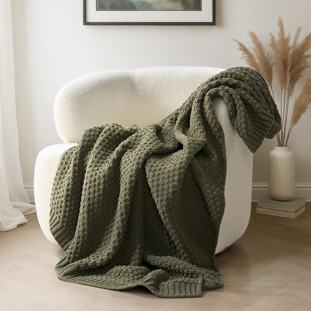 EVERGRACEHOME chunky chenille knit throw in olive green for reading nook