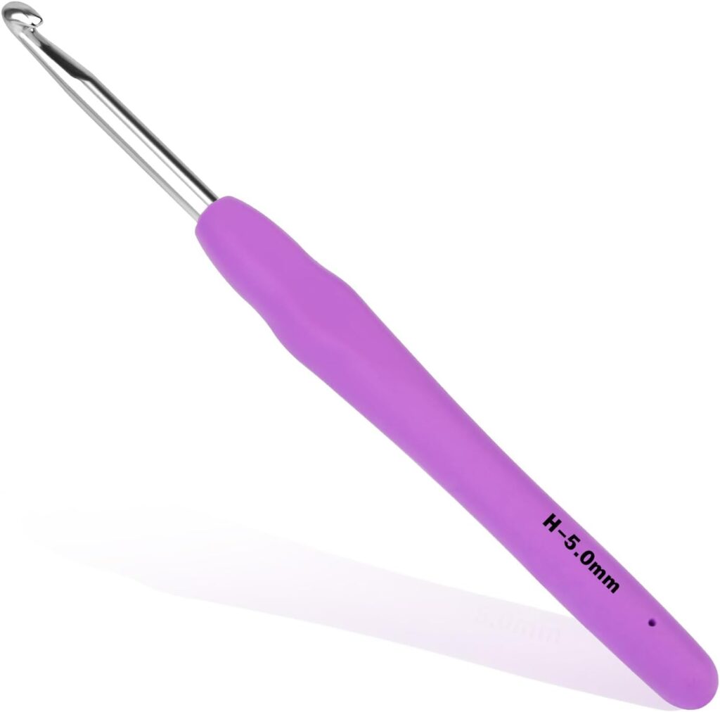 Purple ergonomic crochet hook 5mm for cotton tote bag project